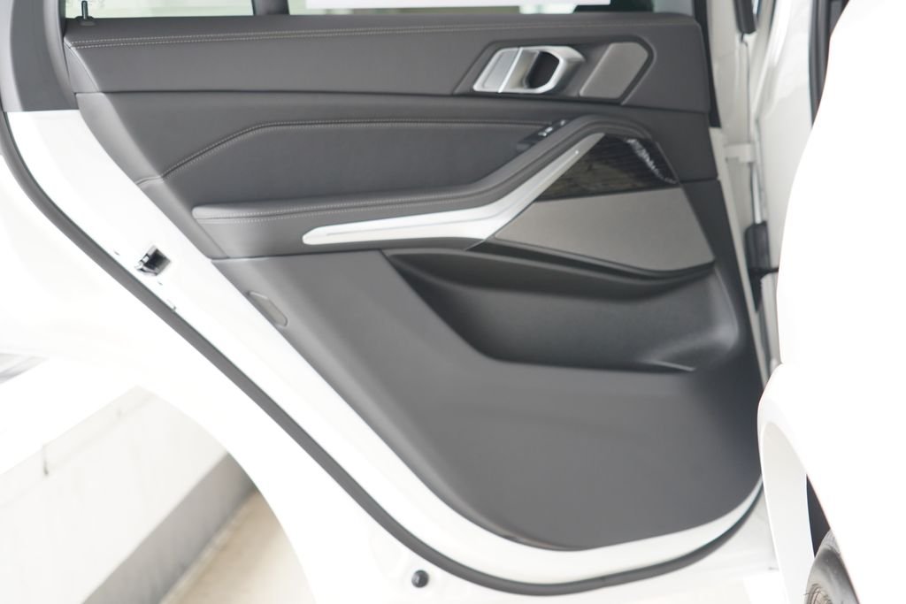 New 2026 Alpine White BMW sDrive40i image 26