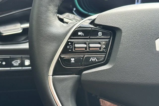 Used 2023 Blue Kia SX image 29