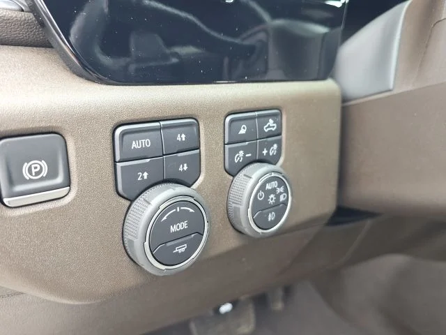Used 2025 White Chevrolet LTZ image 28