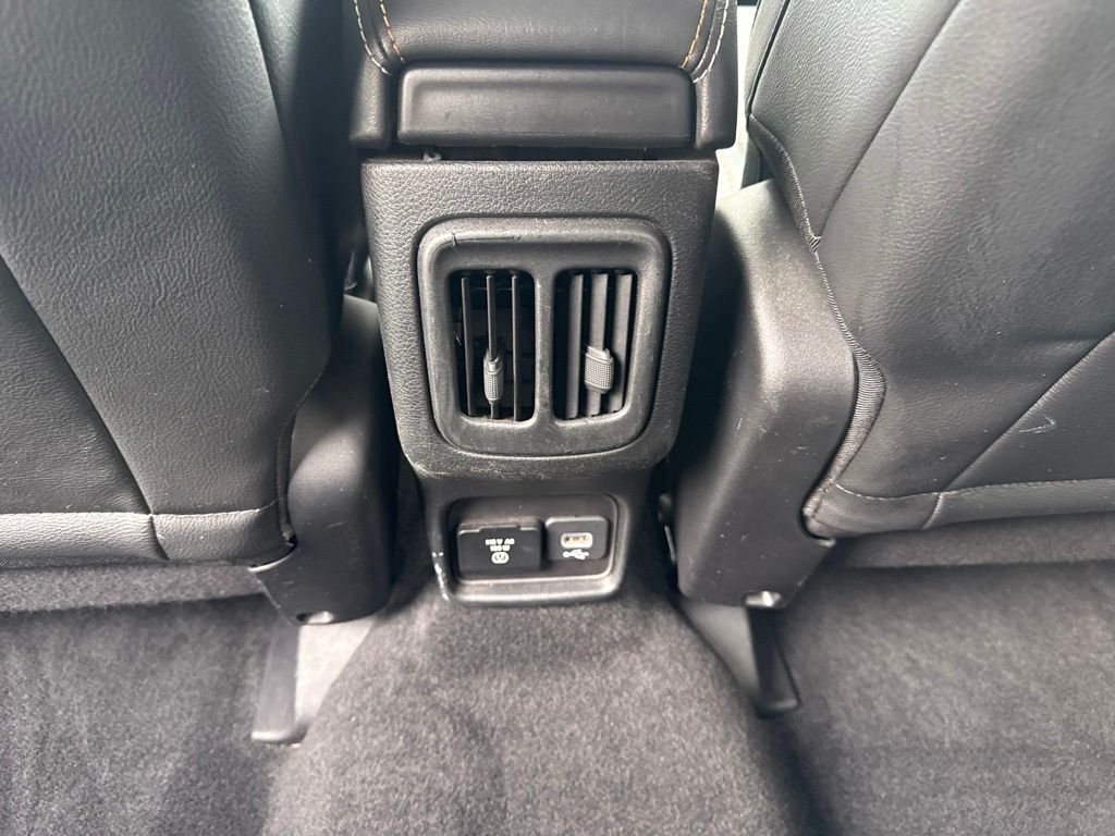 Used 2018 Gray Jeep Latitude image 19