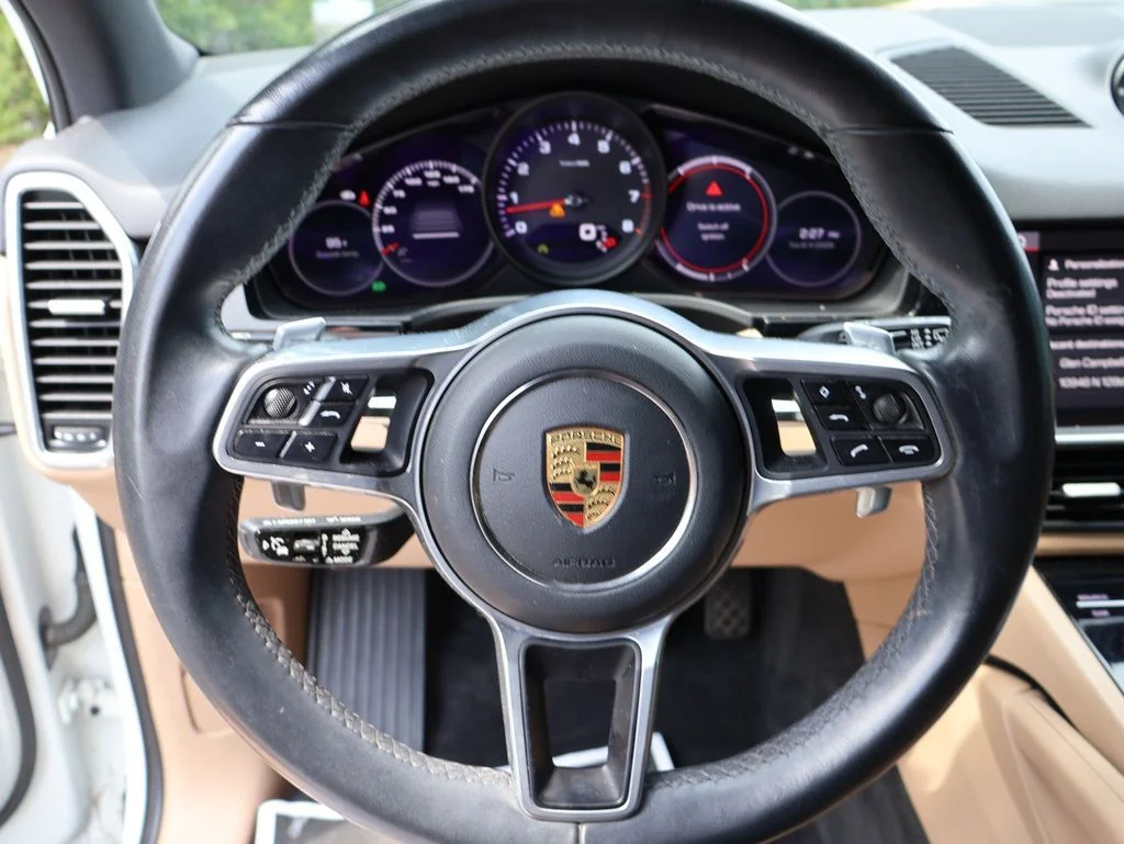 Used 2020 White Porsche  image 28
