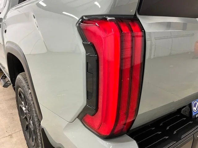 Used 2024  Toyota SR5 image 7