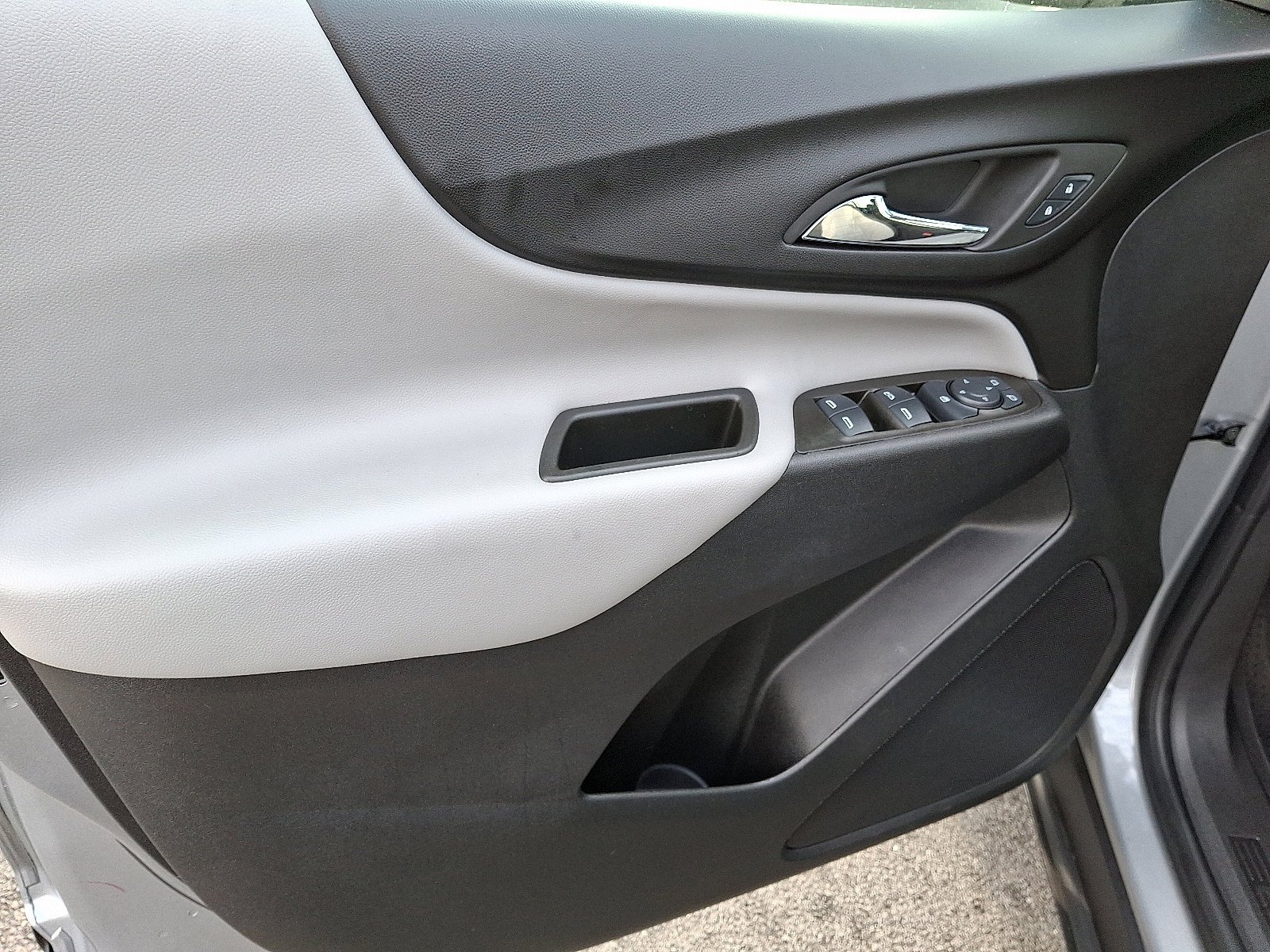 2024 Chevrolet Equinox LS - Photo 12