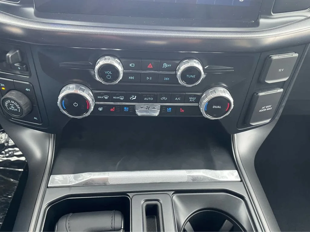 New 2026 Agate Black Metallic Ford Lariat® image 27