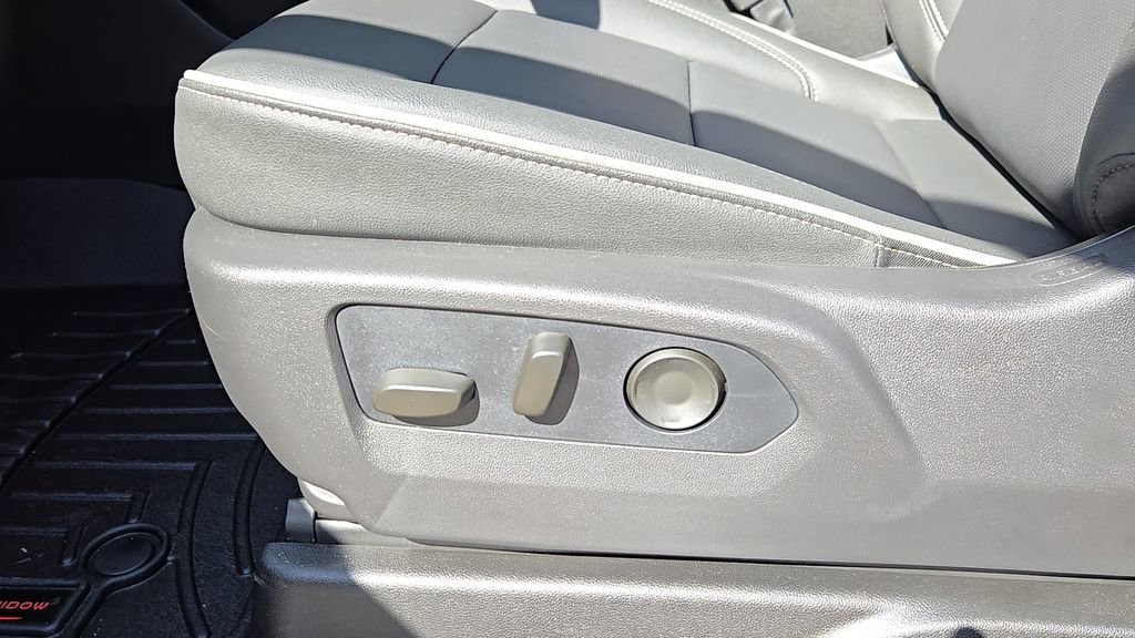 New 2026 Sterling Gray Metallic Chevrolet Premier image 9