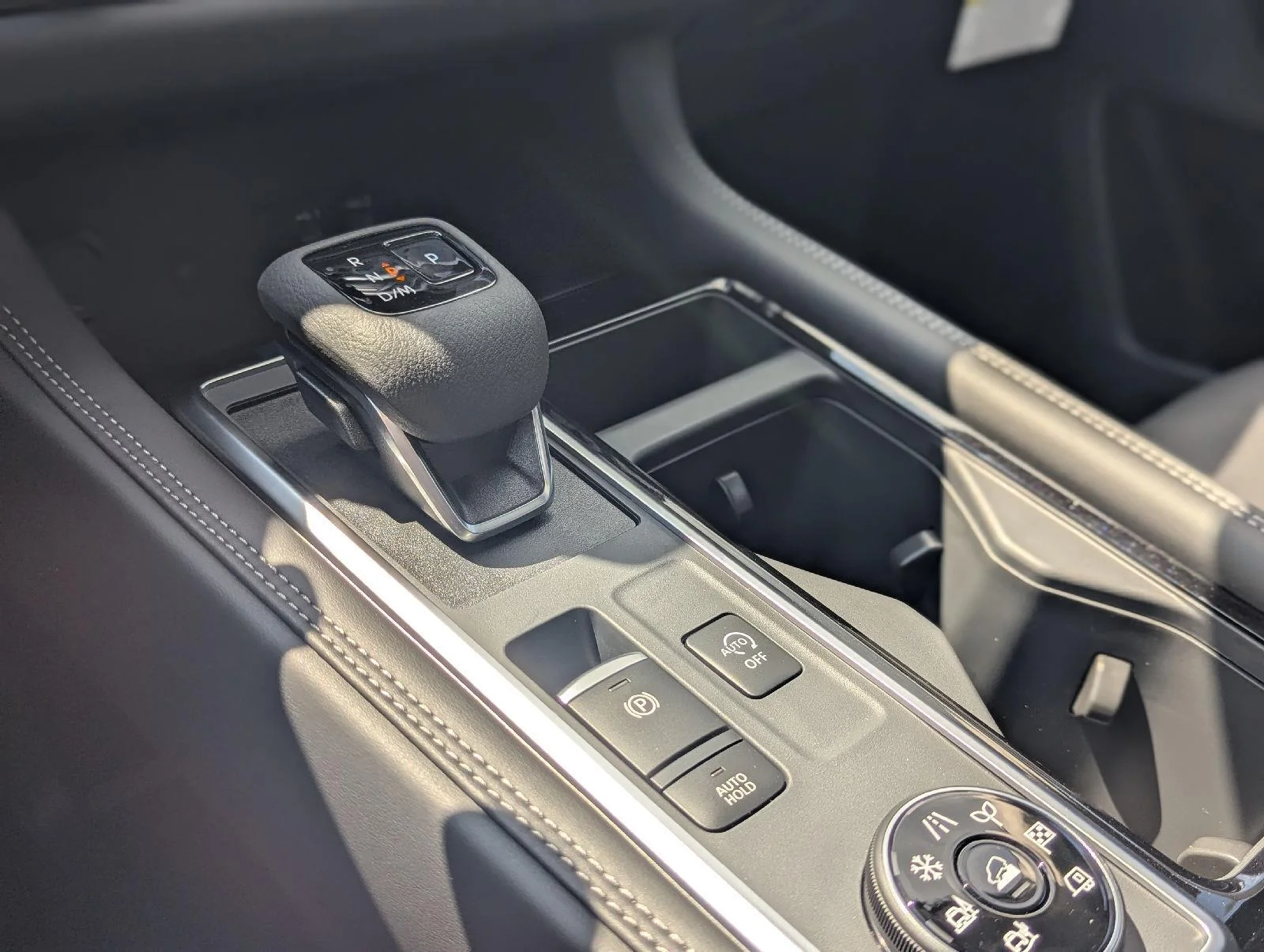 New 2026 Super Black Nissan Platinum image 28