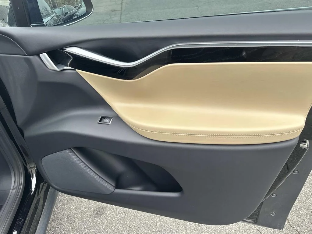 Used 2016 Black Tesla 60D image 12