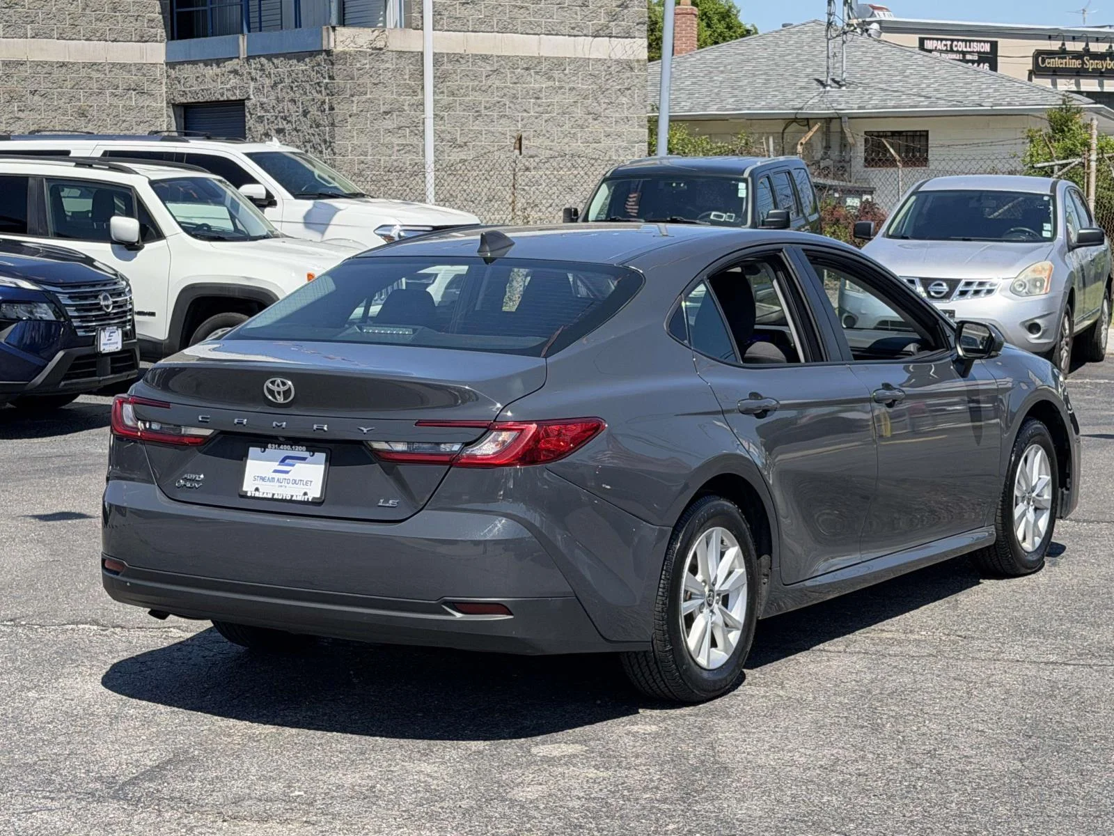 2025 Toyota Camry LE - Photo 7
