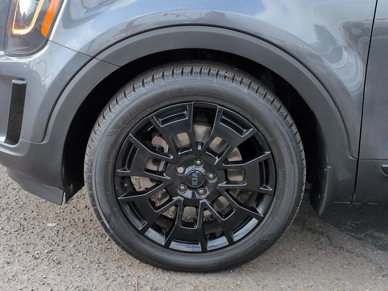 Used 2021 Gravity Gray Kia SX image 34