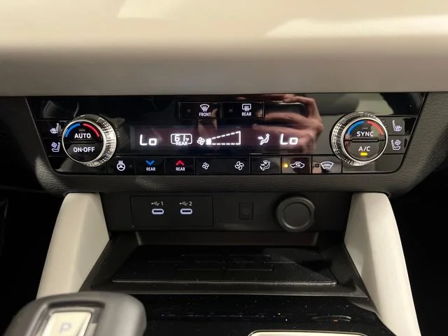 2025 Mitsubishi Outlander SEL Platinum Edition - Photo 15