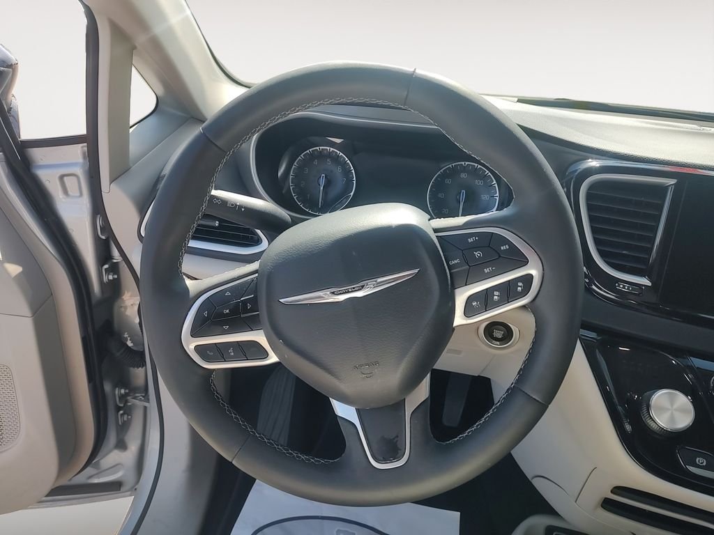 Used 2024 Silver Chrysler Touring L image 12