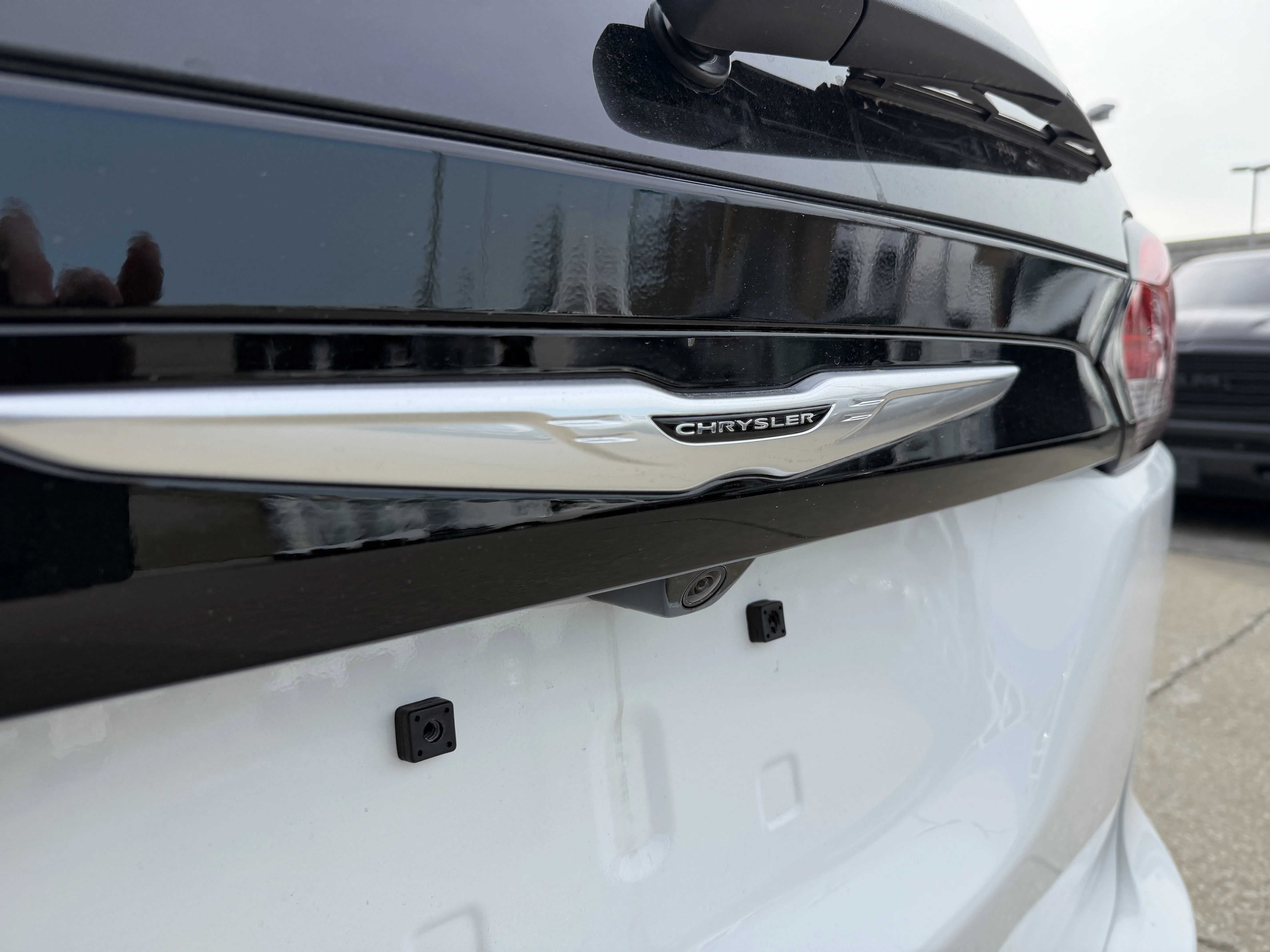 New 2026 Bright White Clear-Coat Exterior Paint Chrysler LX image 8