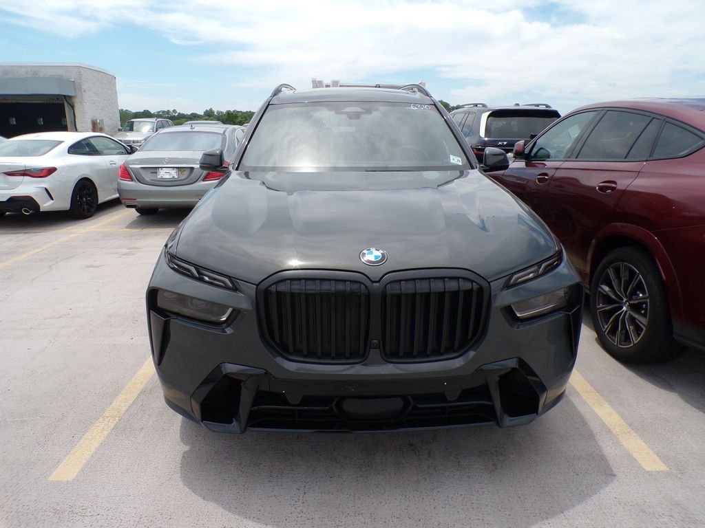 Used 2025 Gray BMW xDrive40i image 2