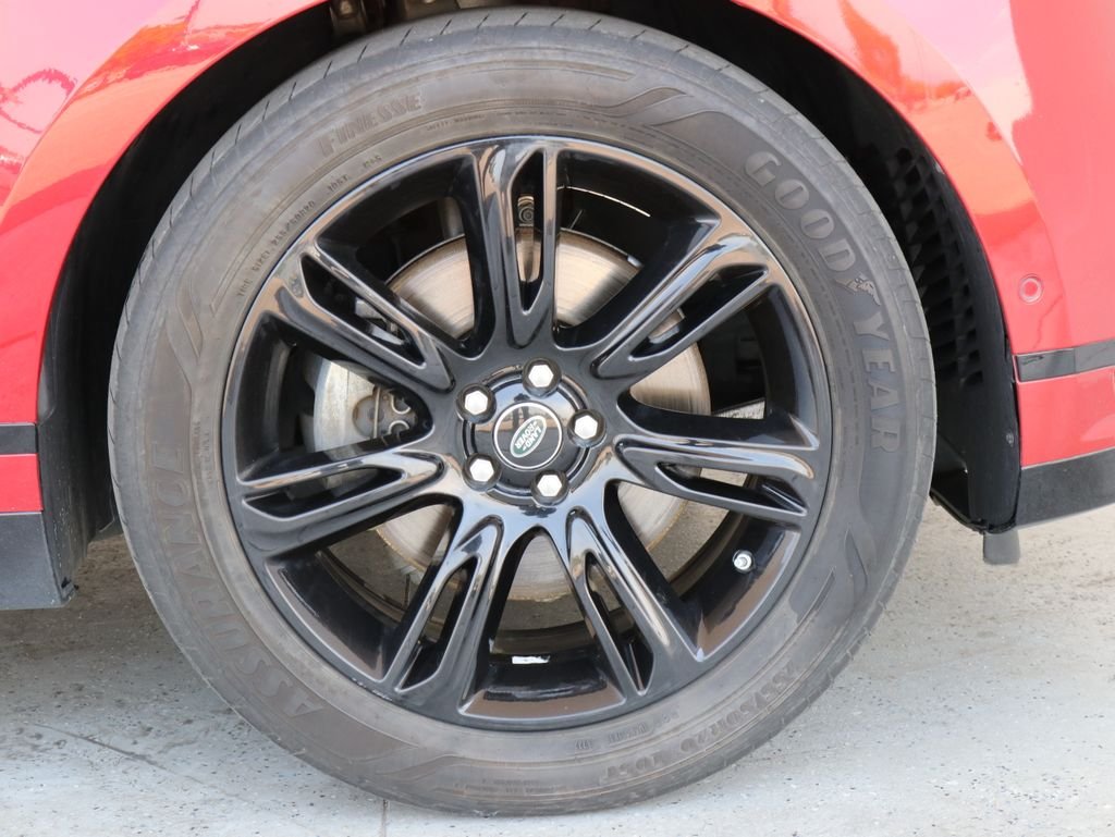 Used 2019 Red Land Rover HSE R-Dynamic image 51