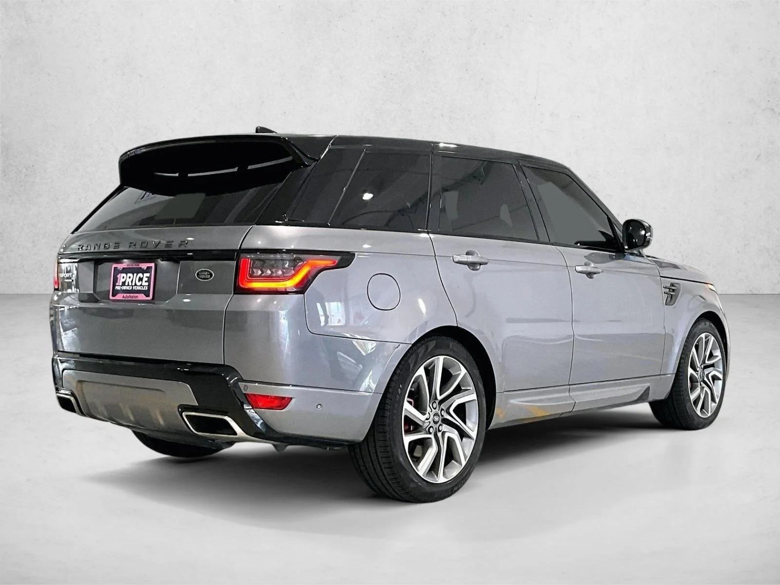 Used 2020 Eiger Grey Metallic Land Rover HSE Dynamic image 2