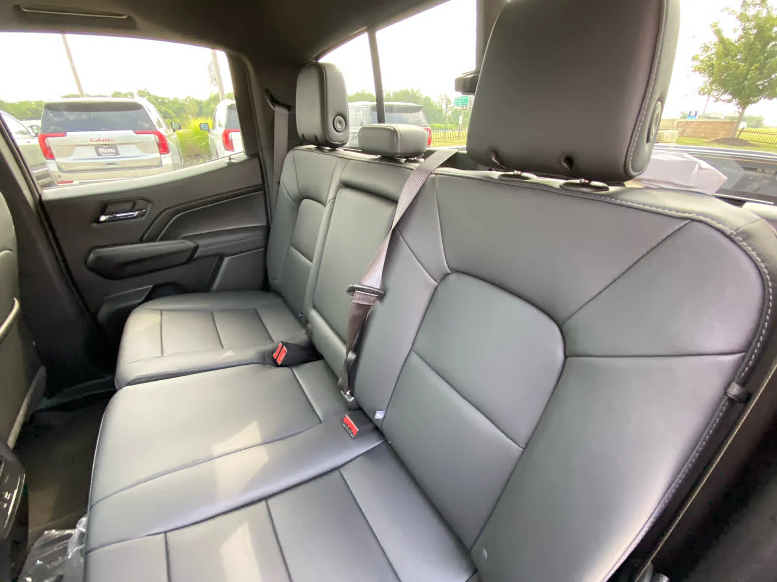 New 2026 Onyx Black GMC Elevation image 22