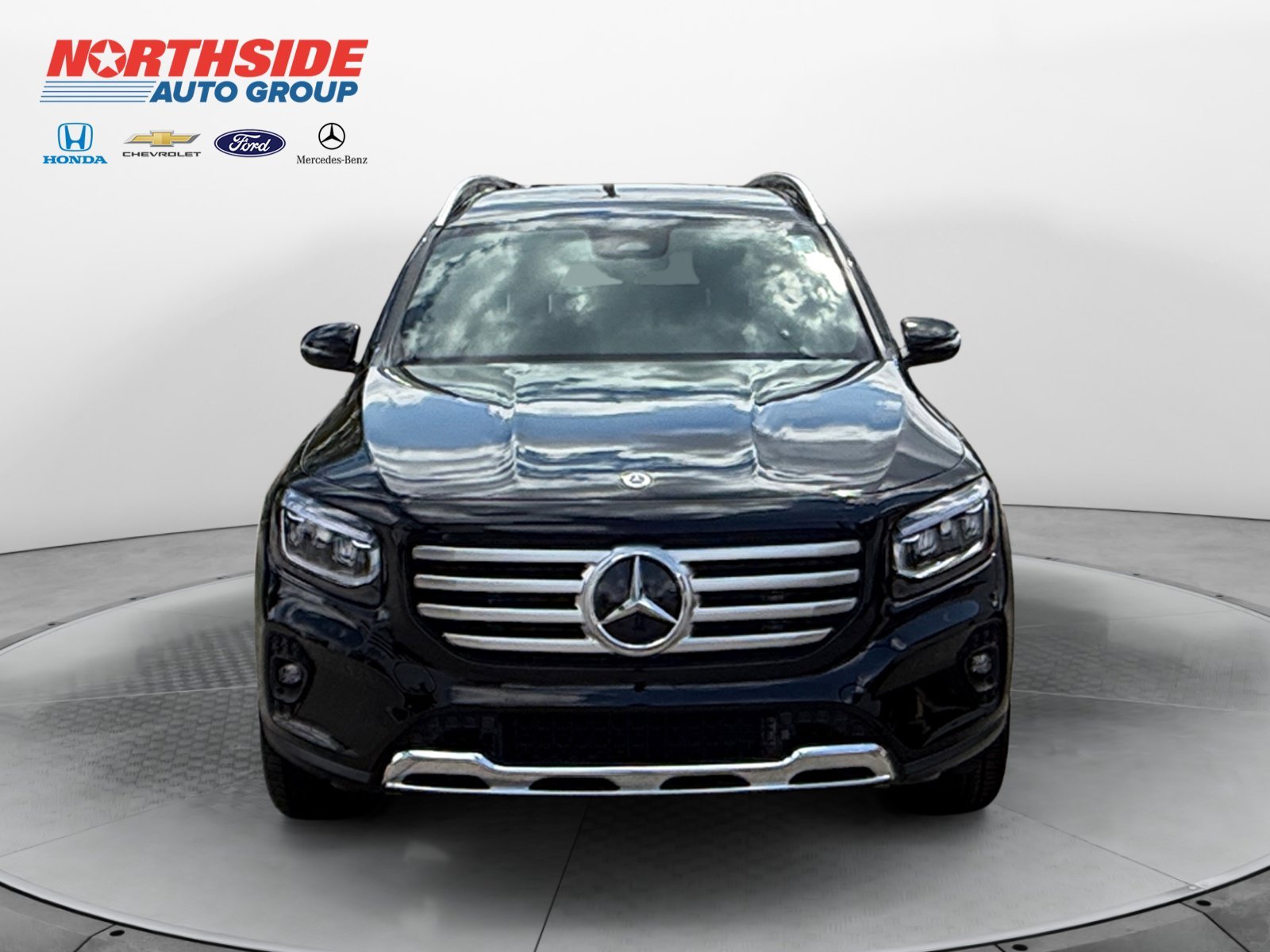 Used 2026 Black Mercedes-Benz GLB 250 image 2