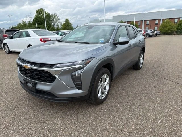 2025 Chevrolet Trax LS's photo