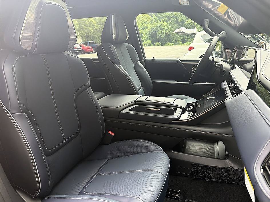 New 2027 Mineral Black INFINITI SPORT image 21