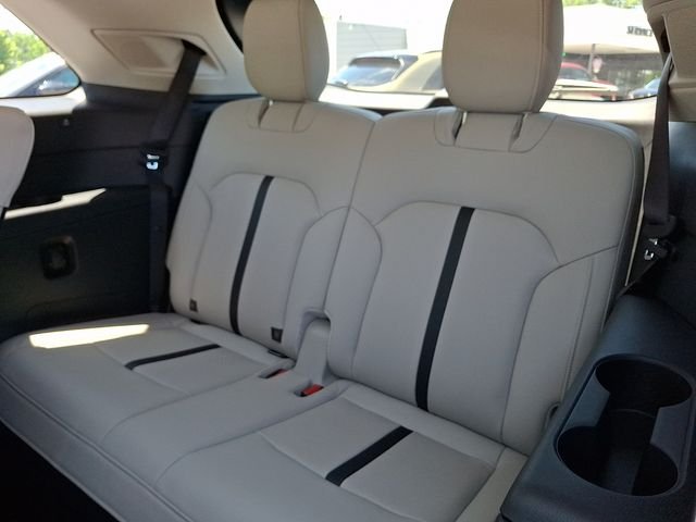 Used 2025 White Mazda Premium image 12