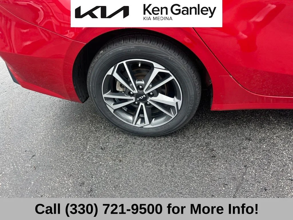 2023 Kia Forte LXS - Photo 23