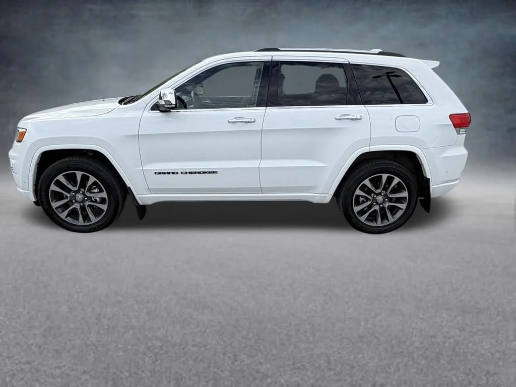 Used 2017 Bright White Clea Jeep Overland image 2
