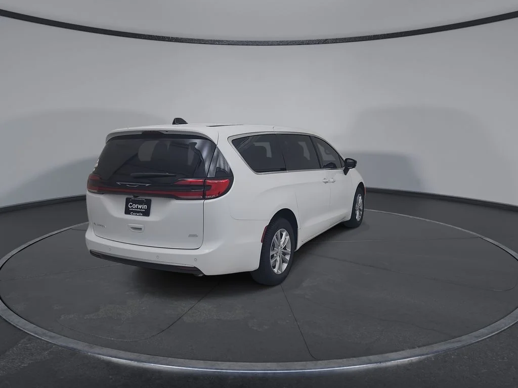 New 2027 Bright White Clear-Coat Exterior Paint Chrysler Select image 14
