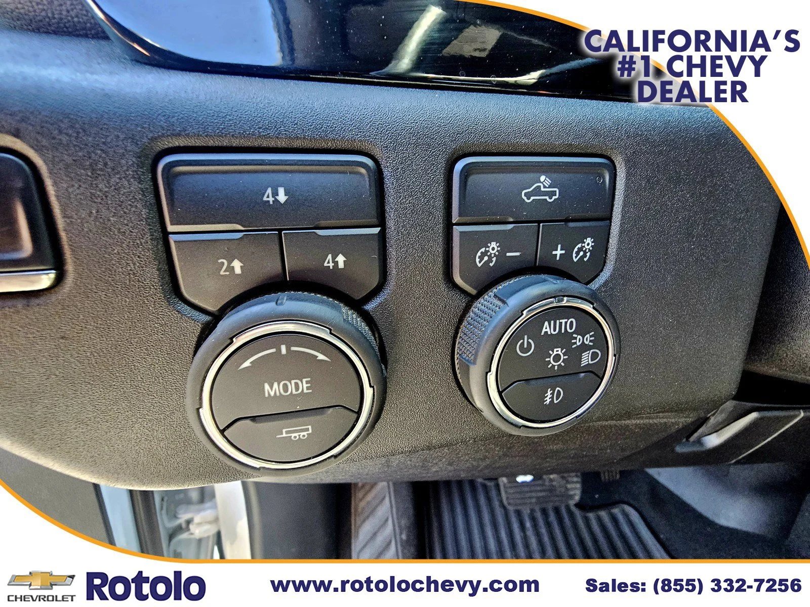 Used 2025 Summit White Chevrolet LT image 22