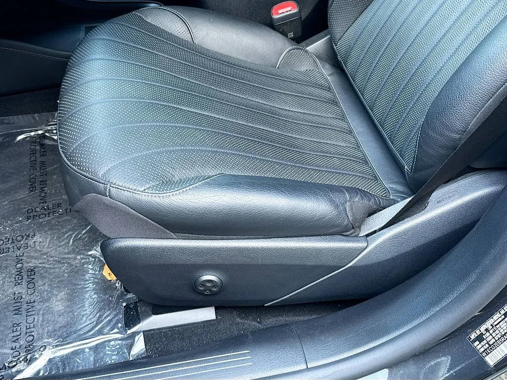 Used 2024 Gray Mercedes-Benz 450 image 21