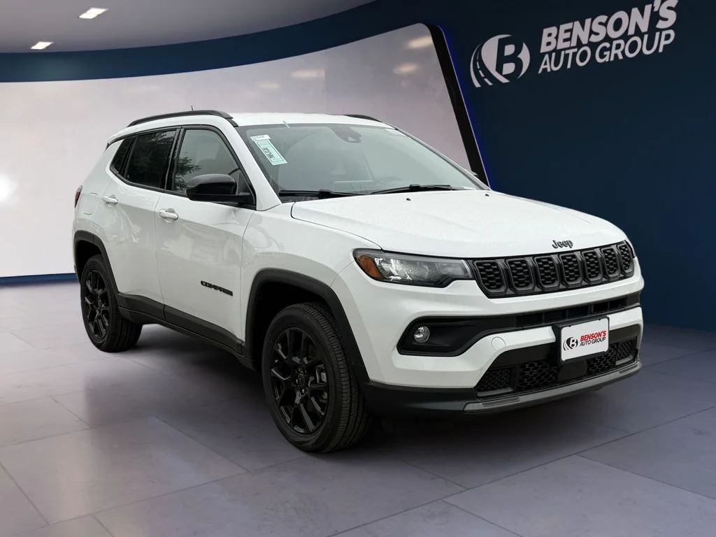 New 2026 White Jeep Latitude image 7