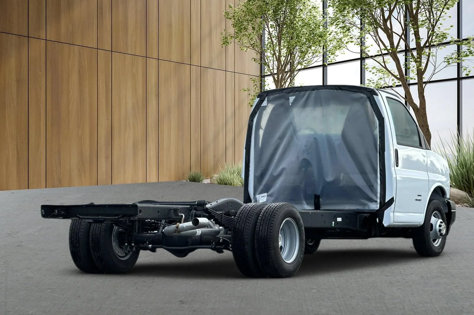 New 2025 Summit White Chevrolet 2WT image 4