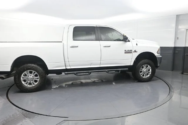 Used 2016 White Ram SLT image 9