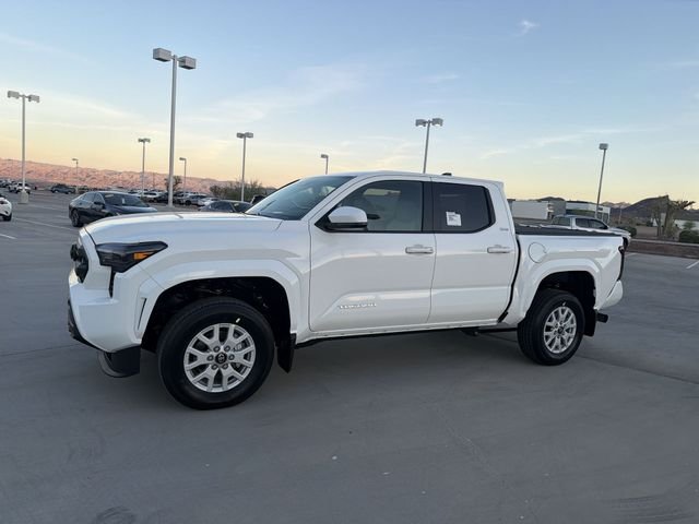 2026 Toyota Tacoma SR5 - Photo 8