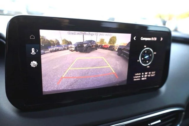 Used 2023 Black Hyundai SEL image 3