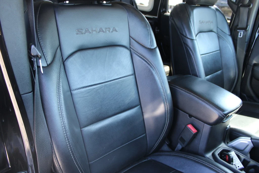 Used 2018 Black Jeep Unlimited Sahara image 13