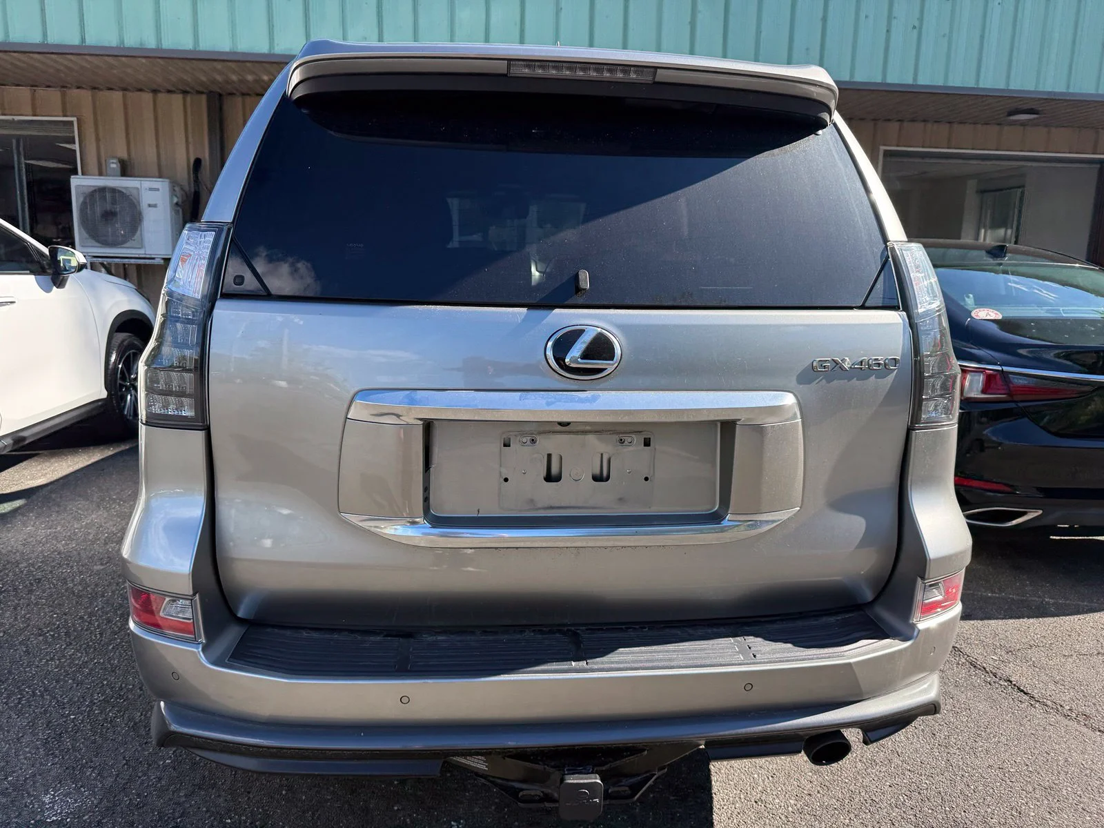 Used 2023 Silver Lexus 460 Luxury image 4