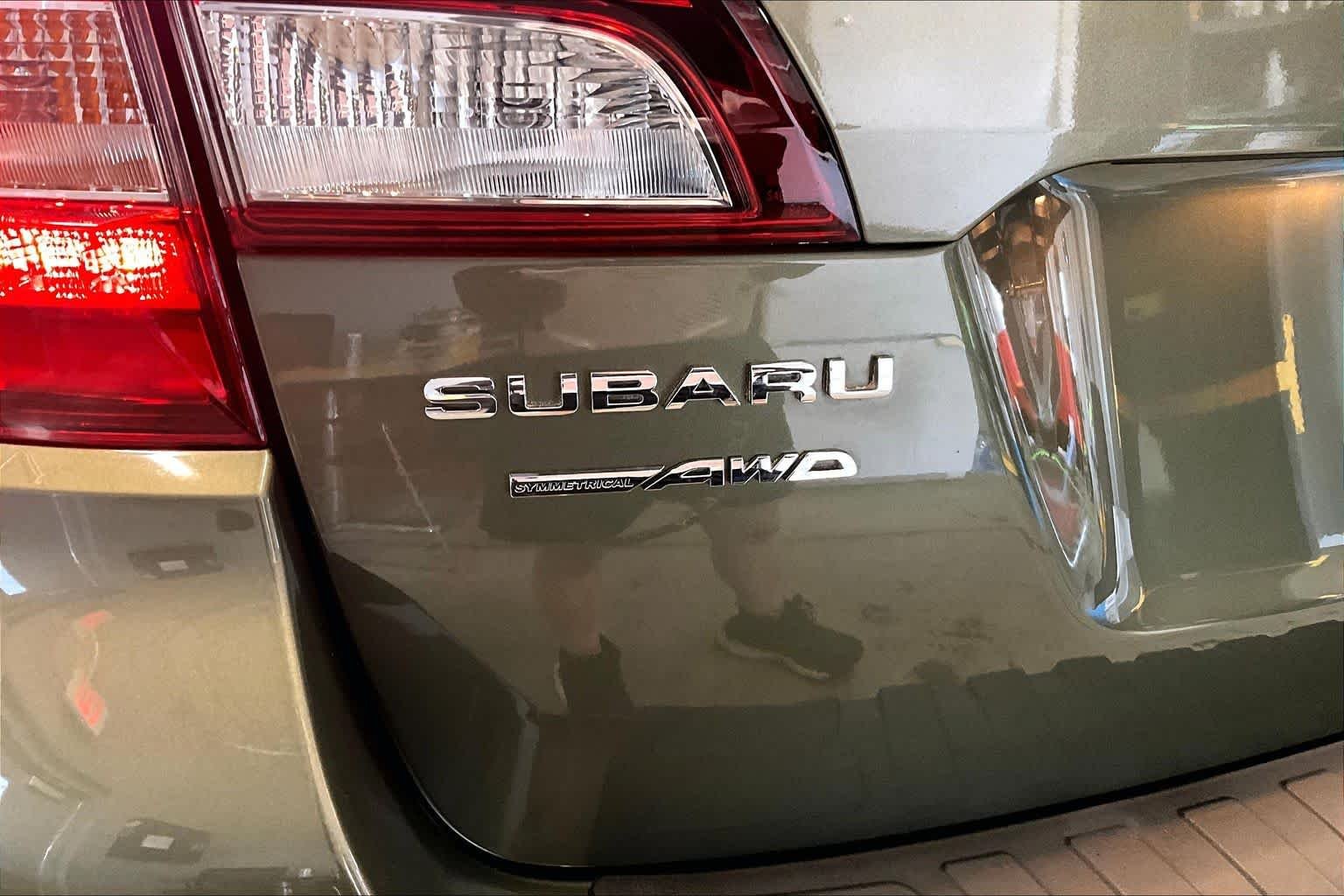 Used 2018 Wilderness Green Metallic Subaru Touring image 10