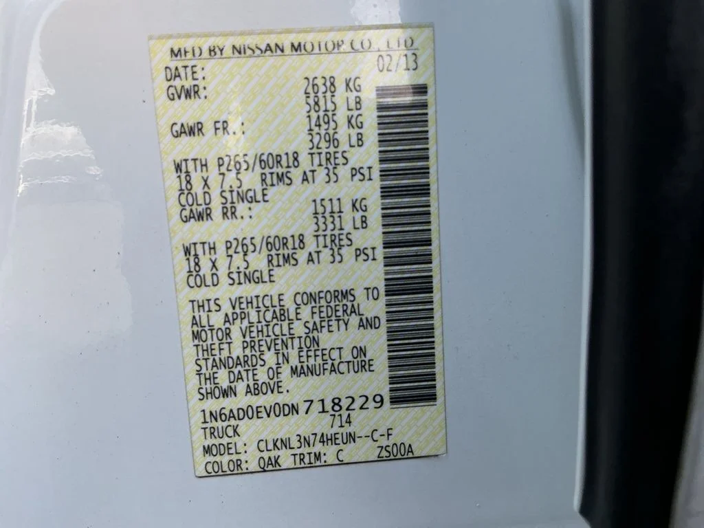 Used 2013 White Nissan SL image 25