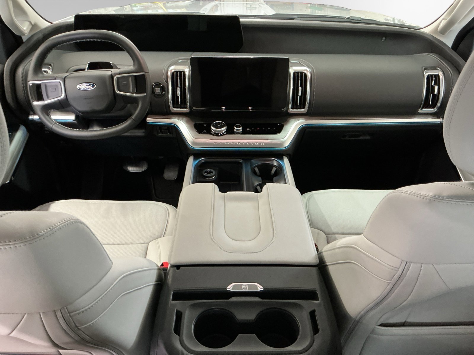 New 2026 Space Silver Metallic Ford Platinum image 10