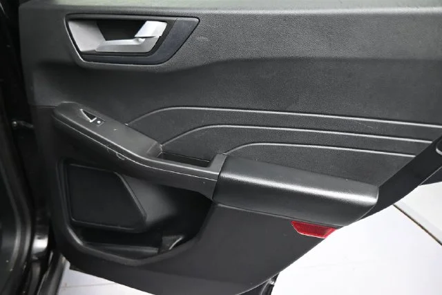 Used 2021 Black Ford SE image 15