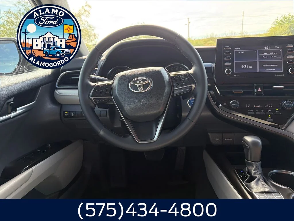 Used 2024 Ice Toyota SE image 13