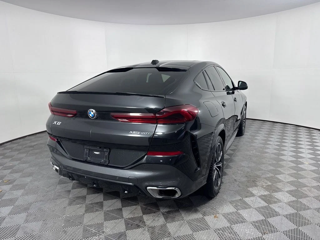 Used 2024 Black BMW xDrive40i image 5