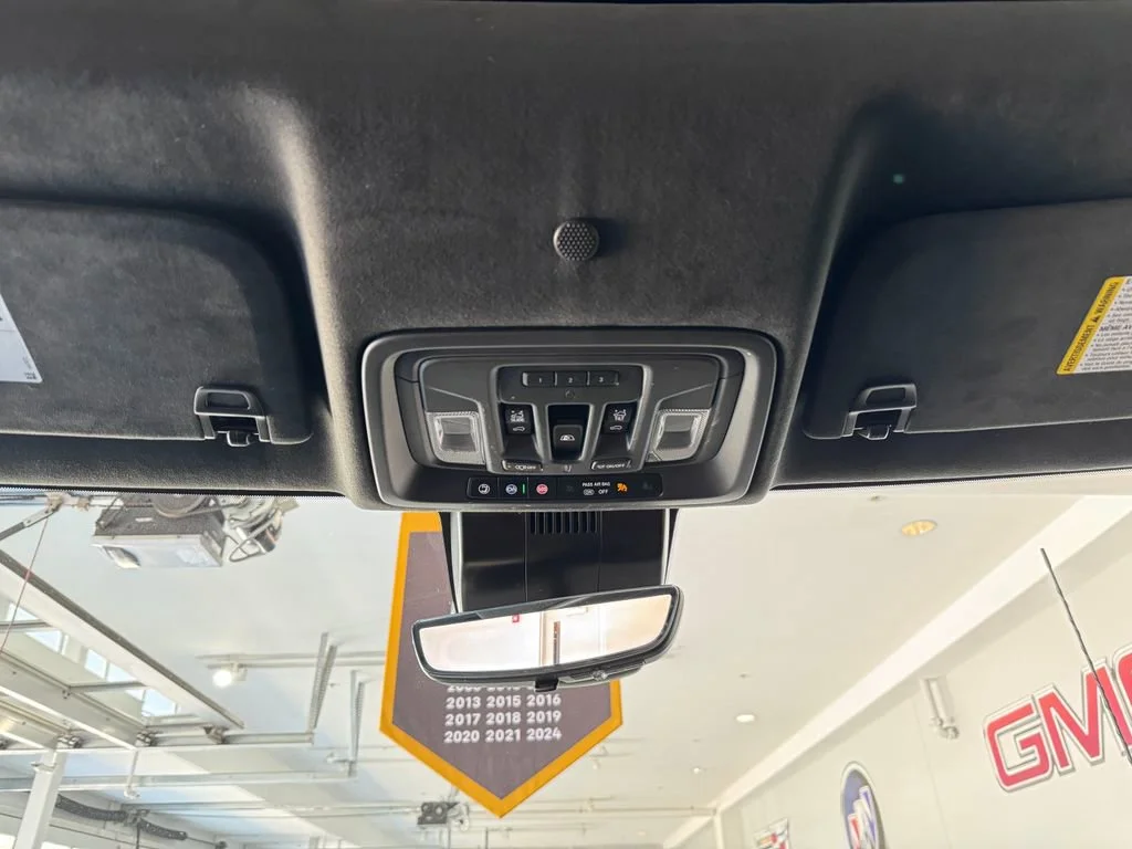Used 2025 Onyx Black GMC Denali Ultimate image 29