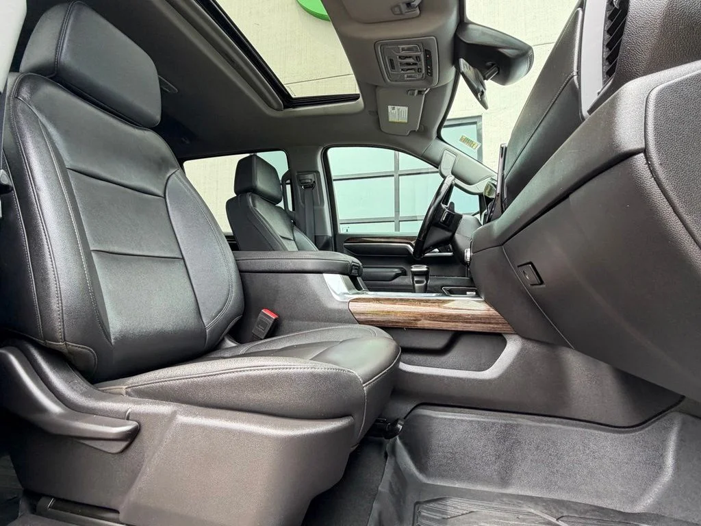 Used 2024 Gray GMC Elevation image 20