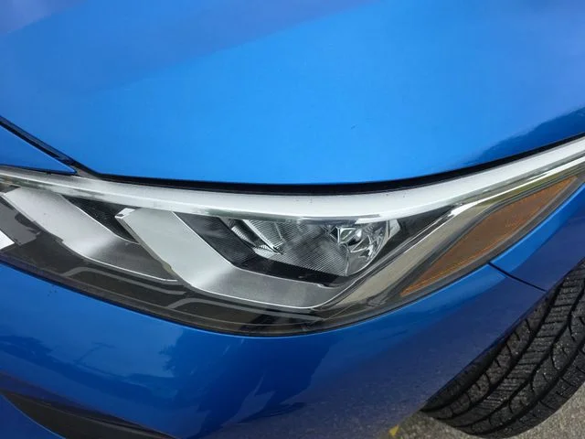 Used 2020 Blue Nissan SV image 31