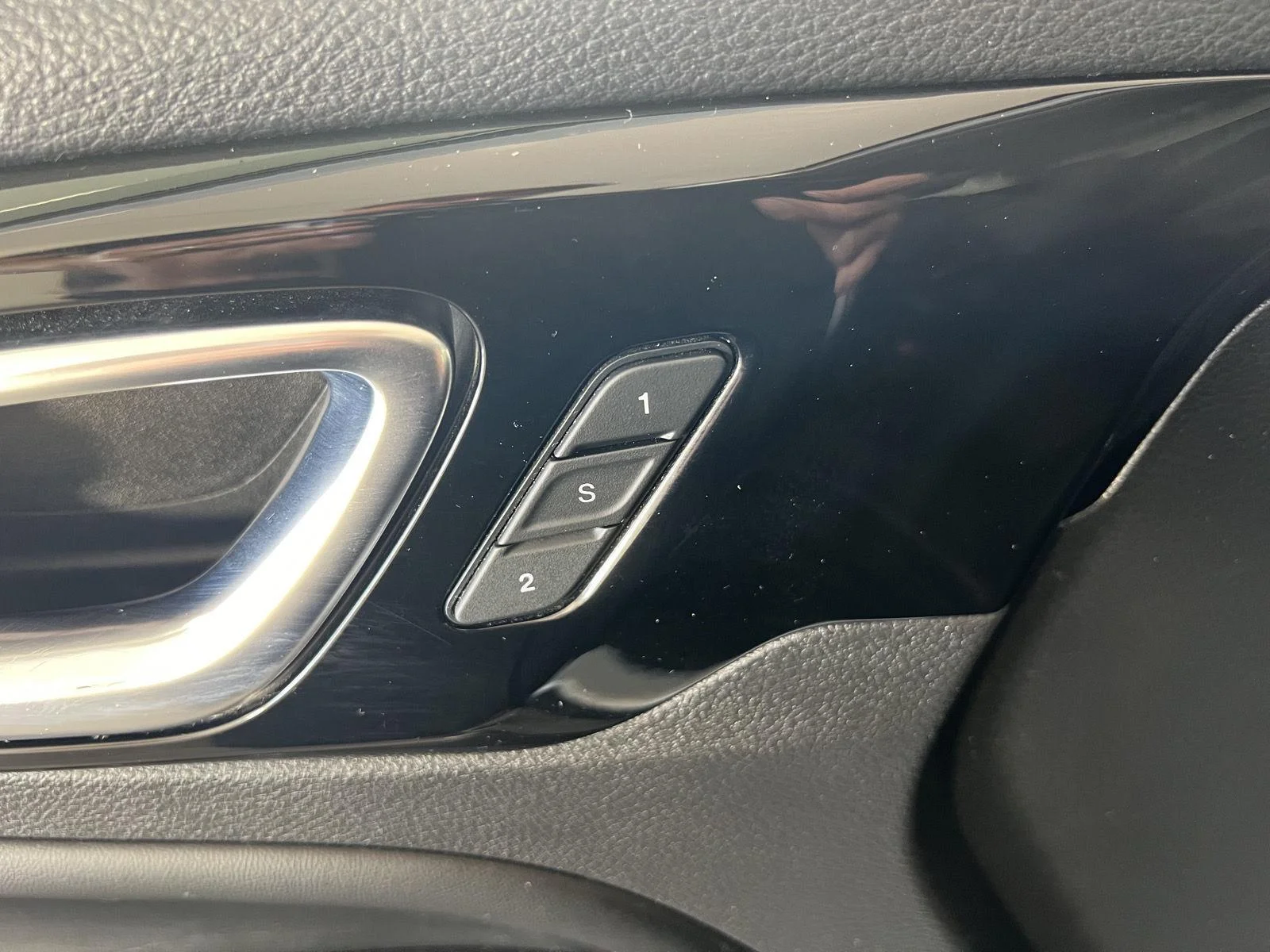 Used 2022  Jeep Trailhawk image 9