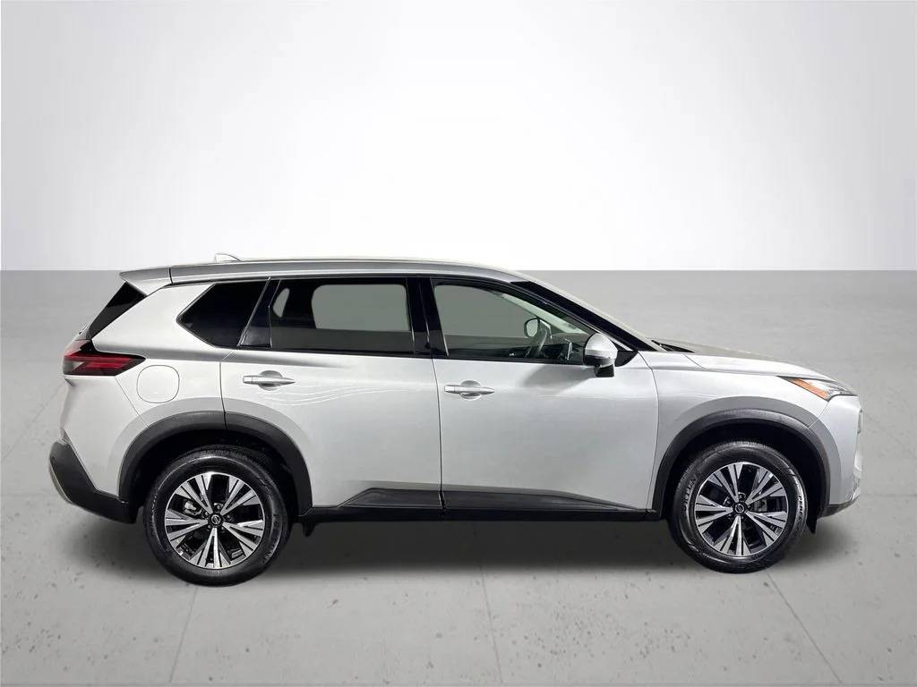 Used 2021 Silver Nissan SV image 5