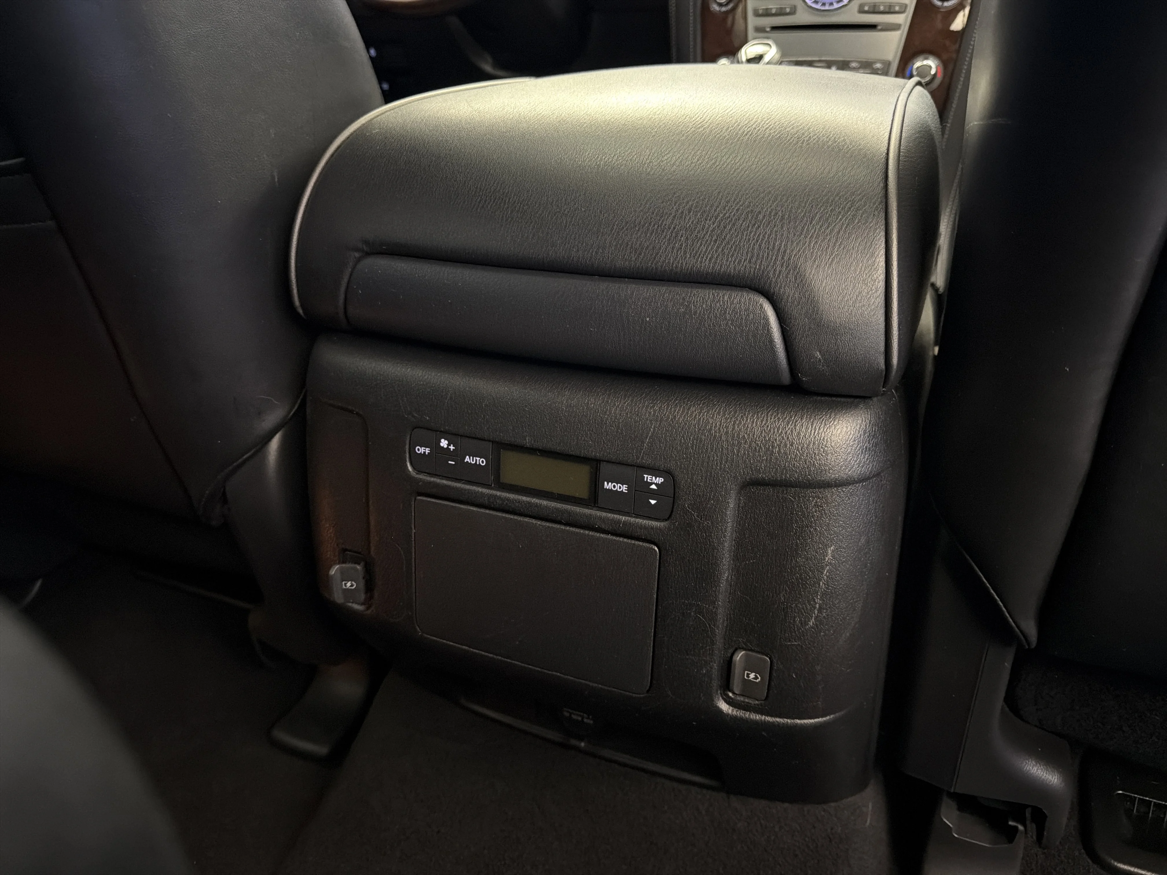 Used 2019 Liquid Platinum INFINITI LUXE image 29