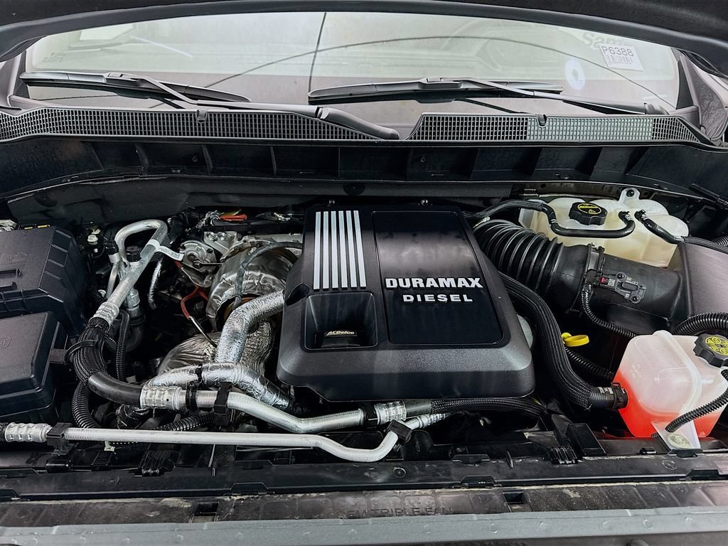 Used 2025 Sterling Gray Metallic Chevrolet RST image 31