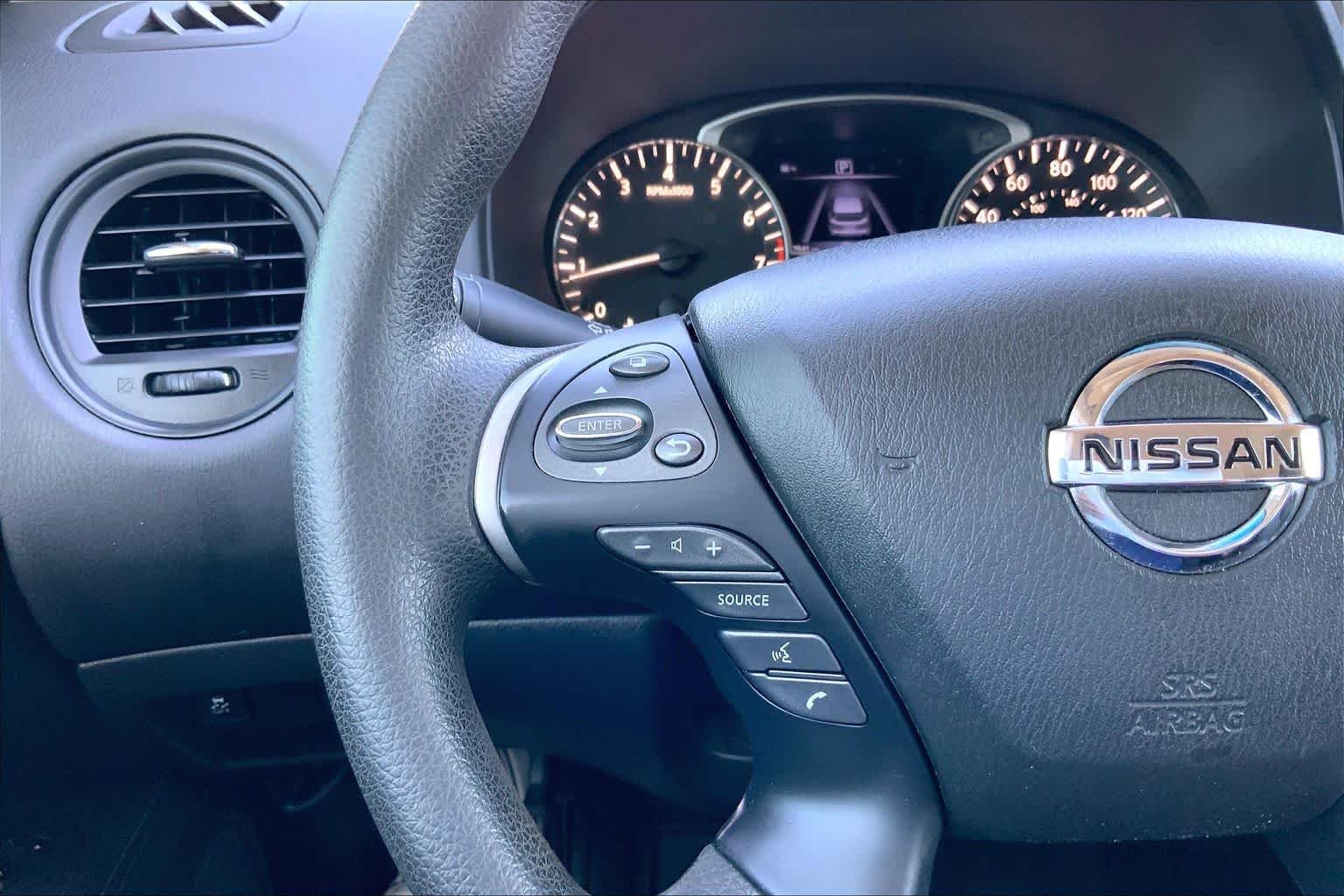 Used 2020 Glacier White Nissan S image 23